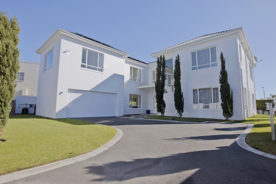 To Let 3 Bedroom Property for Rent in Sunset Beach Western Cape